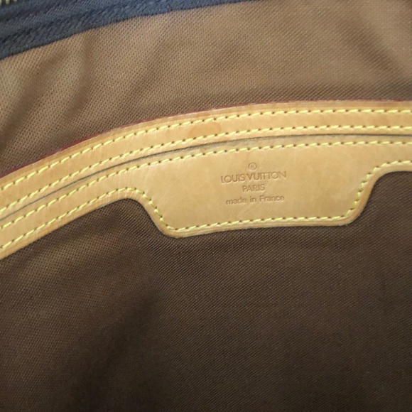 Louis Vuitton large bag. - Picture 7 of 7